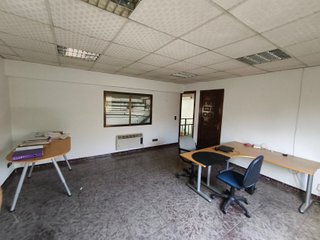 Nave industrial 2.063 m2 con patio y frío
