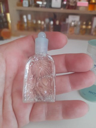 Miniatura Perfume Fleur de Eau Rochas es original
