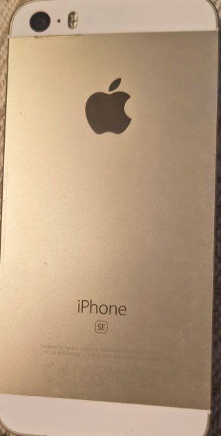 iPhone 8 Plata Seminuevo, sin marcas ni arañazos.