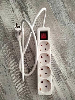 Regleta 4 enchufes con interruptor (1 metro)