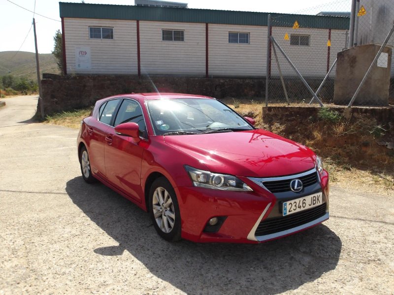 Lexus CT 2015 - foto 1