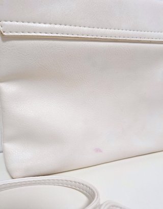 Bolso bandolera blanco minimalista