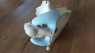 Benditera de porcelana ángel