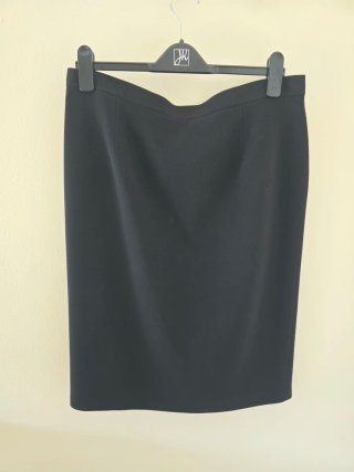 Traje de chaqueta y falda negro