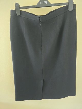Traje de chaqueta y falda negro