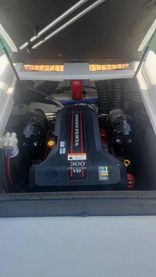 Barco Fourwinns S215