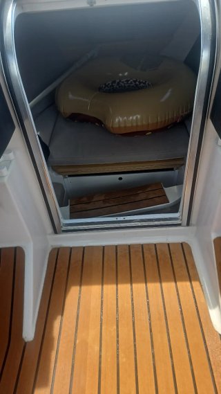 Barco Fourwinns S215
