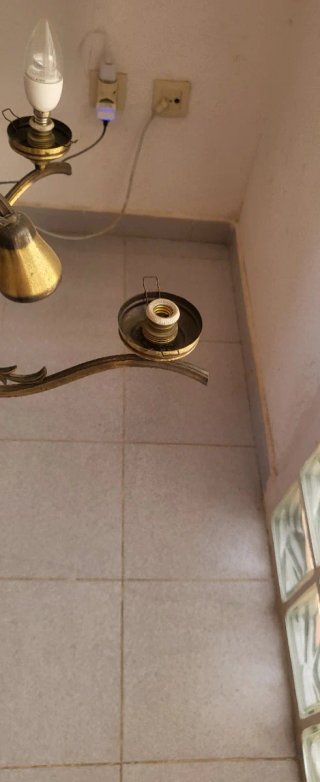Lámpara de araña antigua dorada