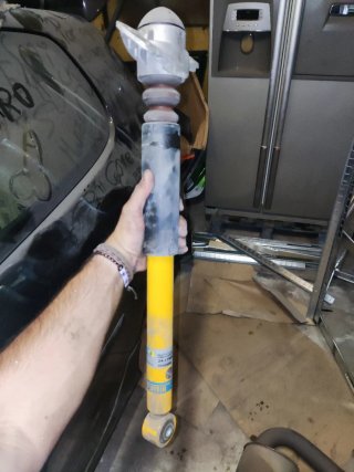 Suspensión Bilstein B12 con muelles Eibach rojos