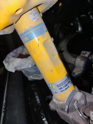 Suspensión Bilstein B12 con muelles Eibach rojos