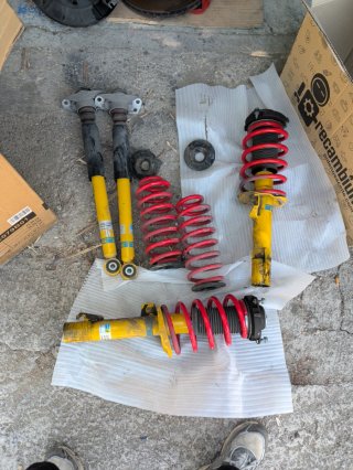 Suspensión Bilstein B12 con muelles Eibach rojos