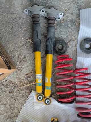Suspensión Bilstein B12 con muelles Eibach rojos