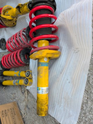 Suspensión Bilstein B12 con muelles Eibach rojos