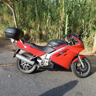 Honda VFR 750 Sportbike Roja