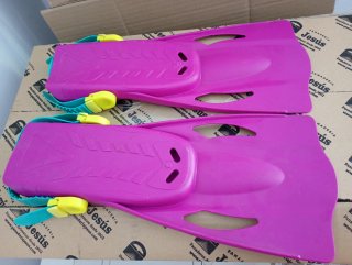 Aletas de natación ajustables multitalla