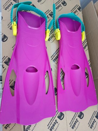 Aletas de natación ajustables multitalla