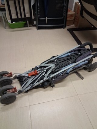 Carrito de bebé McLaren plegable