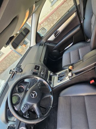 Mercedes-Benz c200 2010