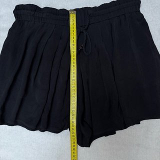 Pantalón corto Zara fluido negro
