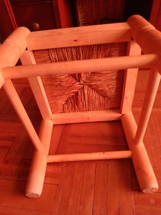 Silla pequeña madera y anea