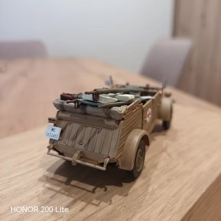 Maqueta Kubelwagen Ambulancia Militar