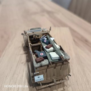 Maqueta Kubelwagen Ambulancia Militar