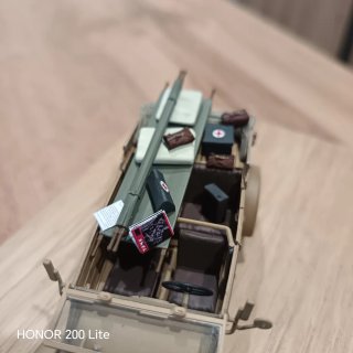 Maqueta Kubelwagen Ambulancia Militar