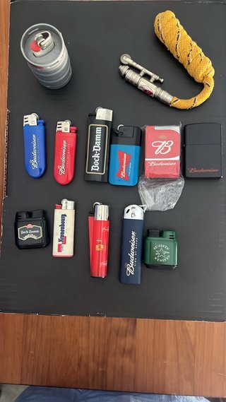 Llaveros, abridores, encendedore y pins de cerveza