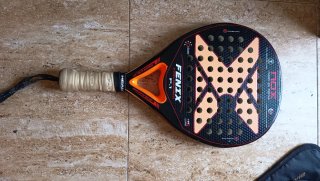 Raqueta de pádel NOX Fenix P-1