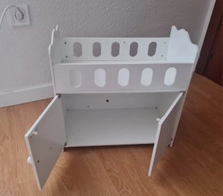 Cuna de muñecas blanca