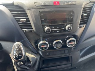 Iveco Daily 2020 paquetera trampilla elevadora E6