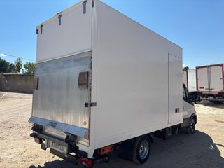 Iveco Daily 2020 paquetera trampilla elevadora E6