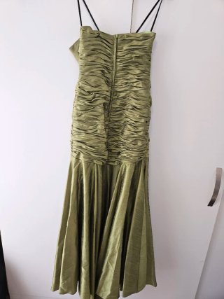 Vestido verde tubo drapeado talla M