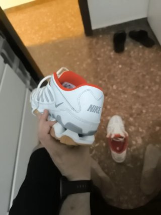 Zapatillas Nike Blancas y Naranja