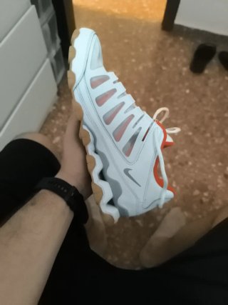 Zapatillas Nike Blancas y Naranja