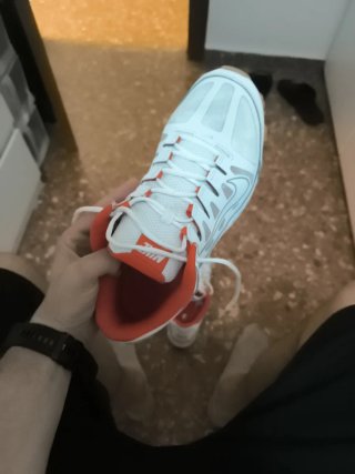 Zapatillas Nike Blancas y Naranja