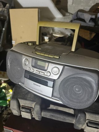 Radio Aiwa Portátil CD/Cassette/Radio