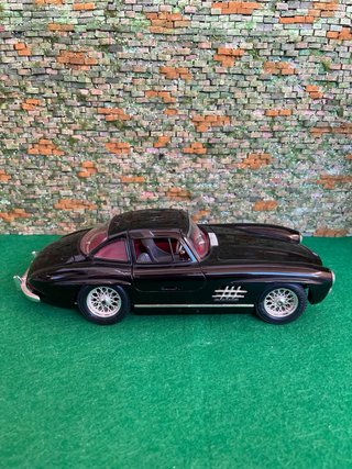 Mercedes 300 SL 1954 – Escala 1:18 Burago