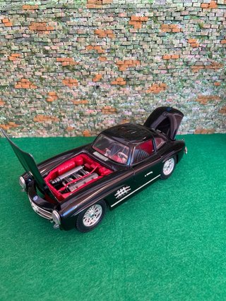 Mercedes 300 SL 1954 – Escala 1:18 Burago