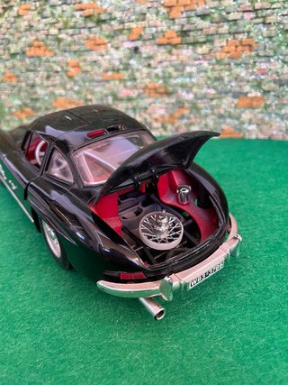 Mercedes 300 SL 1954 – Escala 1:18 Burago