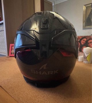 Casco de moto Shark rojo y negro