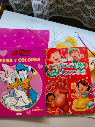 2 carpetas, cuentos y cuento colorear