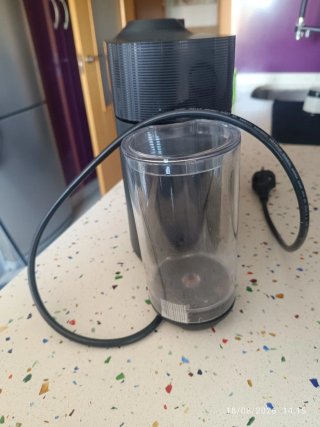 Cafetera Nespresso Negra