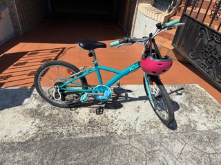 Bicicleta infantil con marchas y casco