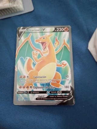 Carta Pokémon Charizard V 153/172