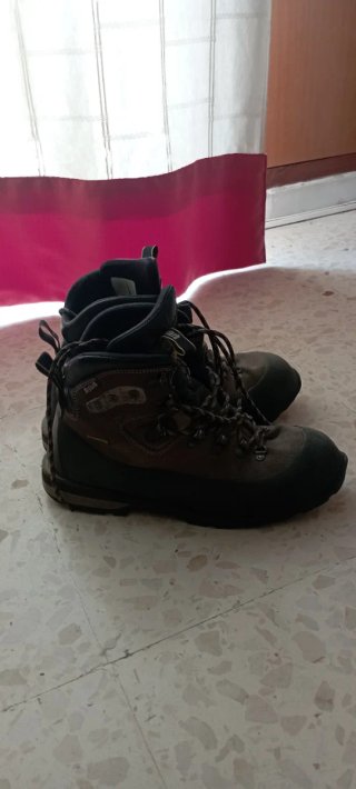 Botas Montaña Betstar Semirrígidas