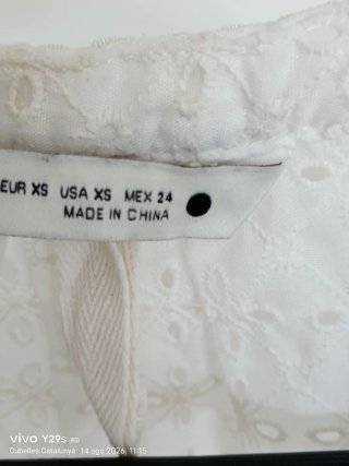 Blusa Zara manga larga bordada