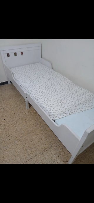 Cama infantil de madera