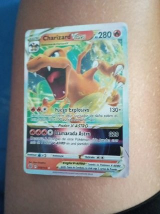 Carta Pokémon Charizard V ASTRO 280 HP
