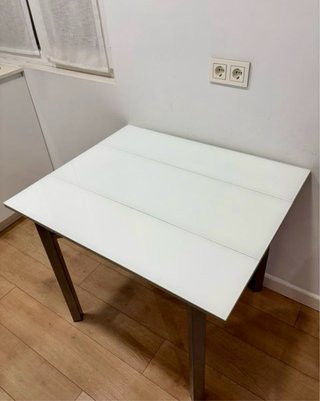 URGE. Mesa de cocina extensible 90x74cm